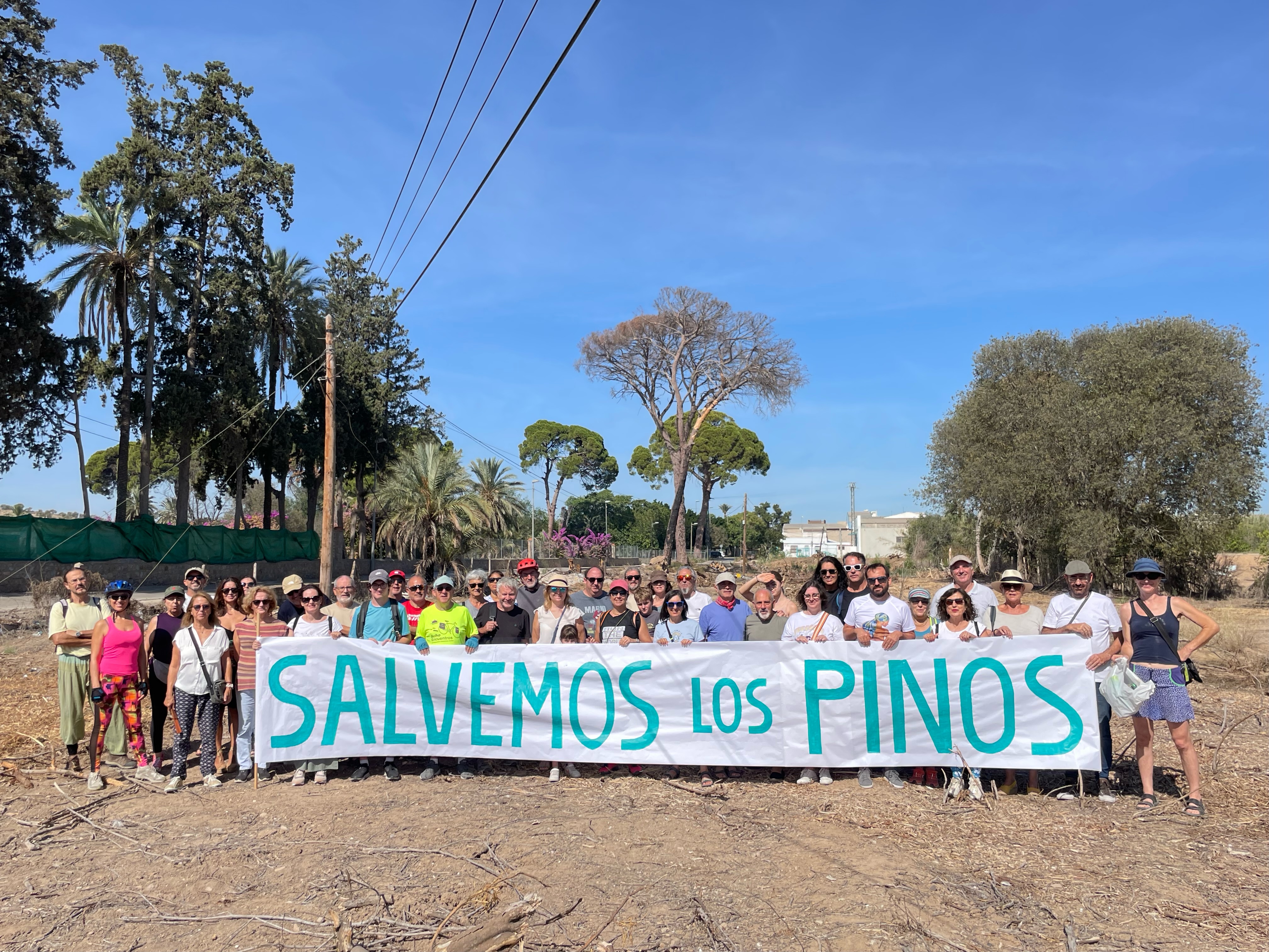 Concentración para salvar los pinos de Churra. Foto: Huerta Viva