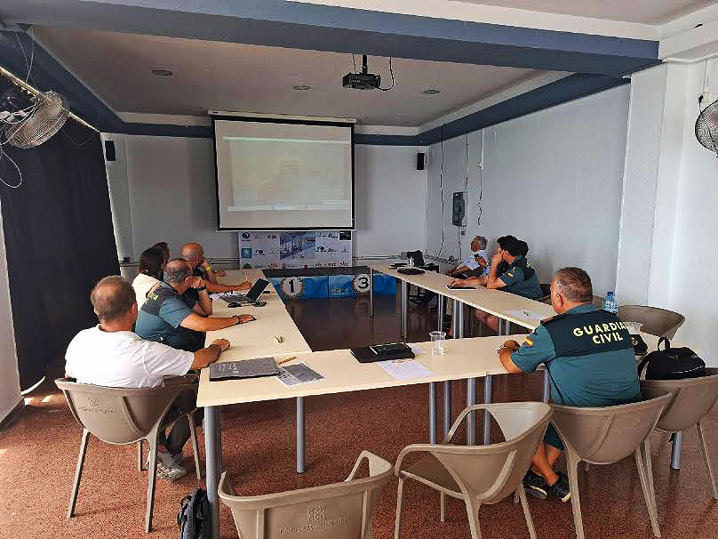 Seis agentes del Servicio Marítimo Provincial de la Guardia Civil de Murcia asisten a la formación. Foto: GC Murcia
