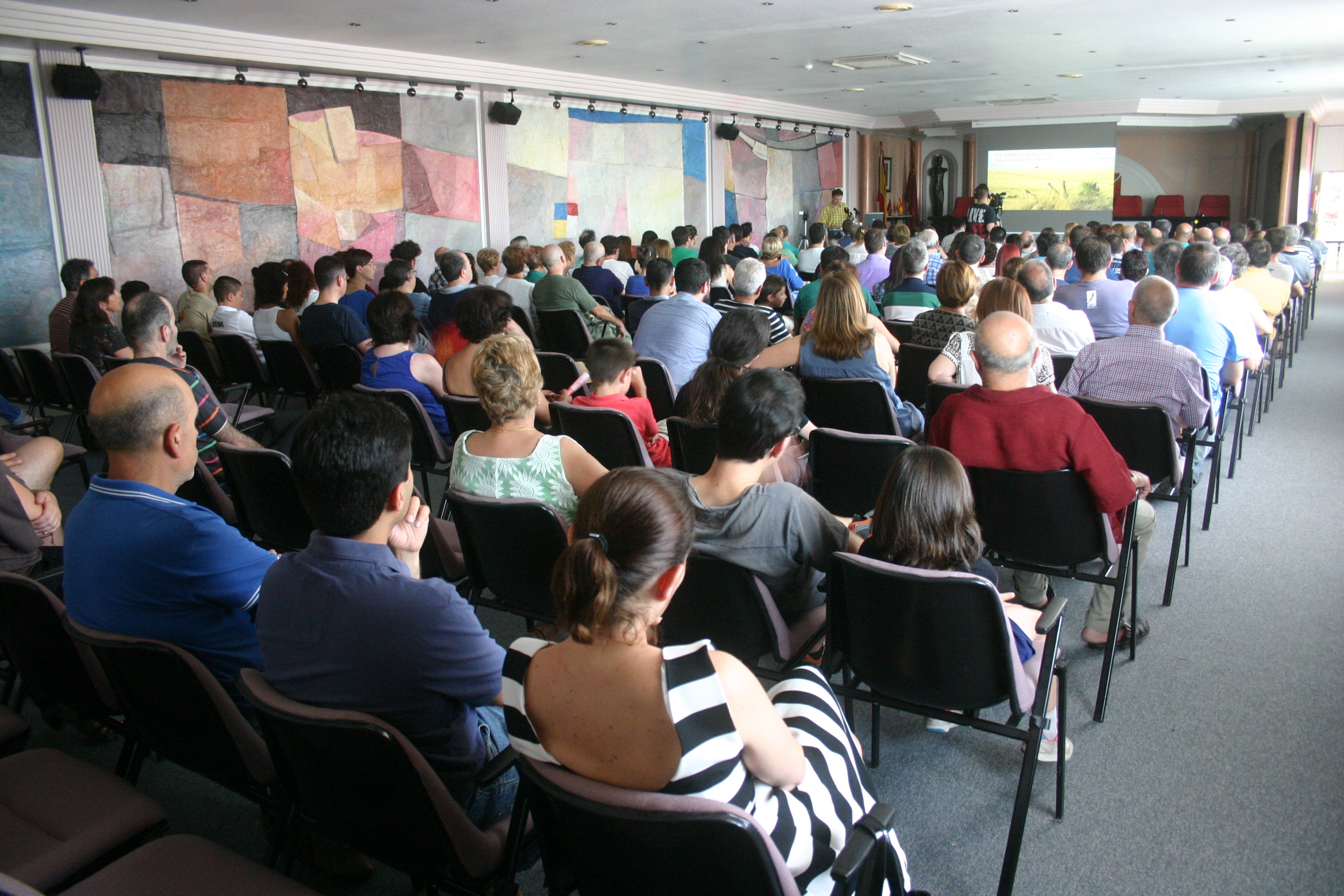 Respuesta masiva del público a la presentación del Atlas. Fotografía: A. García.