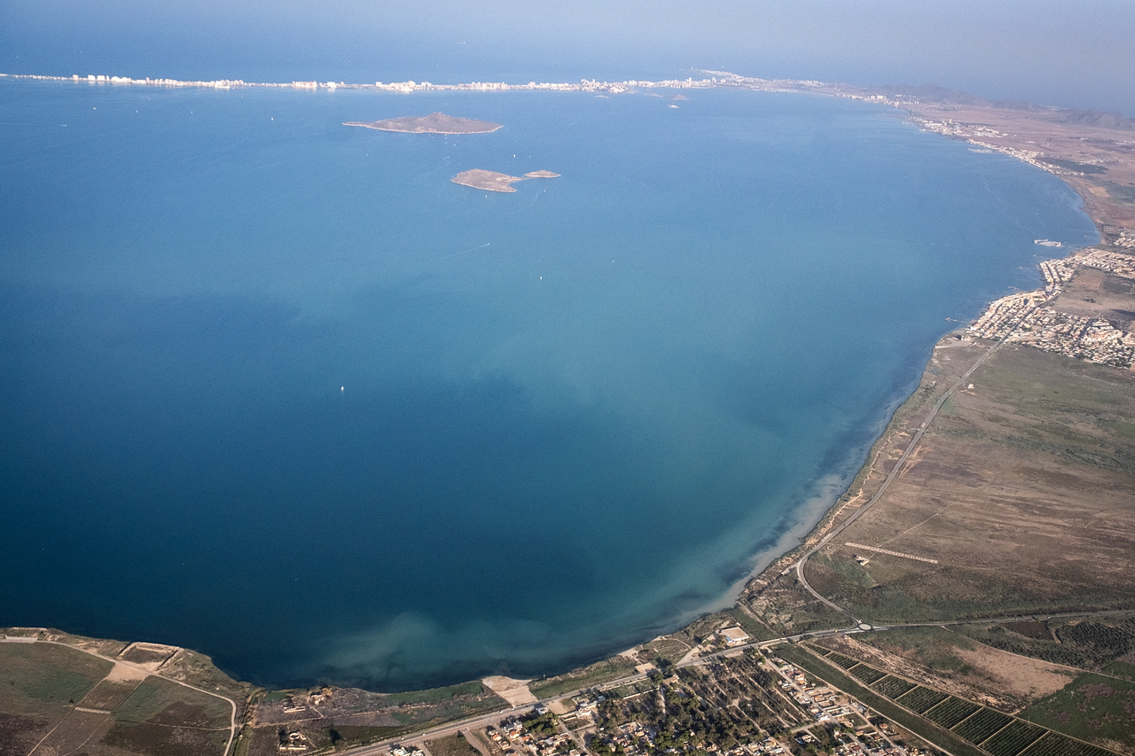 Vista aérea del Mar Menor, con la mancha blanca. Foto: Pedro Armestre / GreenPeace